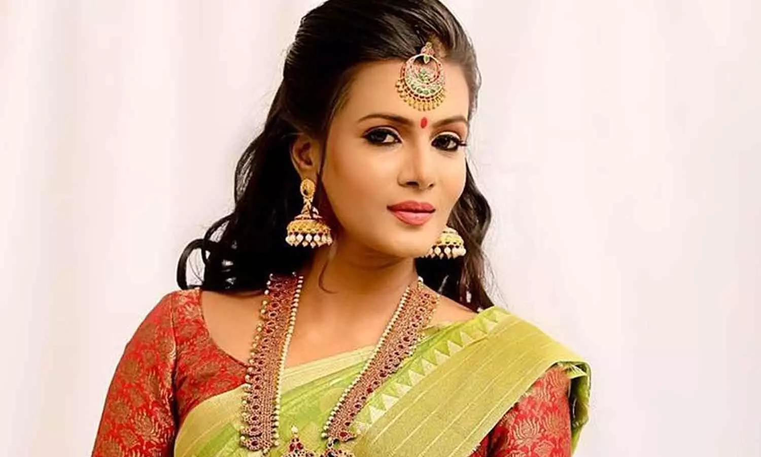 నటి మీరా మిథున్ అరెస్టుకు కోర్టు ఆదేశం నటి మీరా మిథున్ అరెస్టుకు కోర్టు ఆదేశం