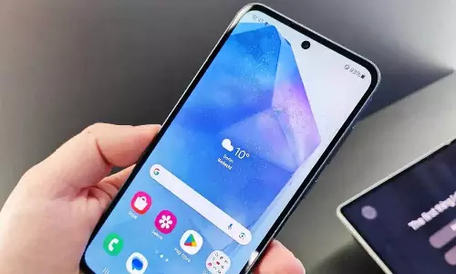 Samsung Galaxy A55 5G: అద్భుతమైన ఆఫర్.. ఈ స్మార్ట్ఫోన్పై బంపర్ డిస్కౌంట్..! Samsung Galaxy A55 5G: అద్భుతమైన ఆఫర్.. ఈ స్మార్ట్ఫోన్పై బంపర్ డిస్కౌంట్..!