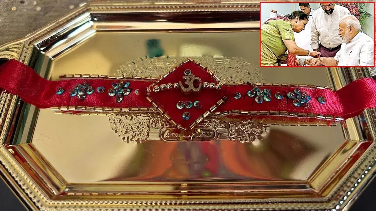 రాఖీ పండుగకు మోదీ కోసం ప్రత్యేక రాఖీలు: పాక్ ముస్లిం సోదరి ఖమర్ షేక్ హృదయస్పర్శక కధ