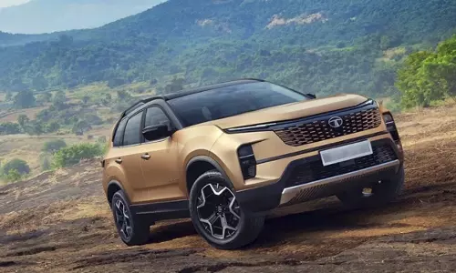 Tata Cars : టాటా కార్లపై భారీ డిస్కౌంట్లు.. ఈ ఆగస్టులో రూ. 1.05 లక్షల వరకు ఆదా చేసుకోండి