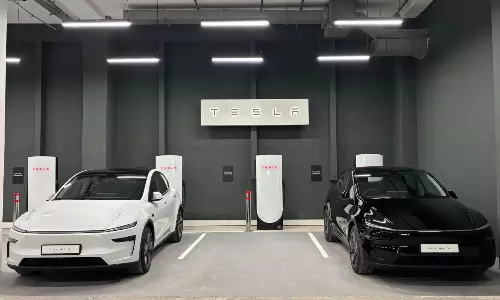 దేశ రాజధాని దిల్లీలో టెస్లా తొలి ఎక్స్‌పీరియెన్స్ సెంటర్, ఛార్జింగ్ స్టేషన్ ప్రారంభం