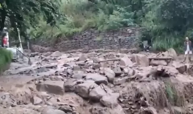 Jammu and Kashmir: జమ్మూకశ్మీర్లో మరో మేఘ విస్ఫోటం.. నలుగురు దుర్మరణం Jammu and Kashmir: జమ్మూకశ్మీర్లో మరో మేఘ విస్ఫోటం.. నలుగురు దుర్మరణం