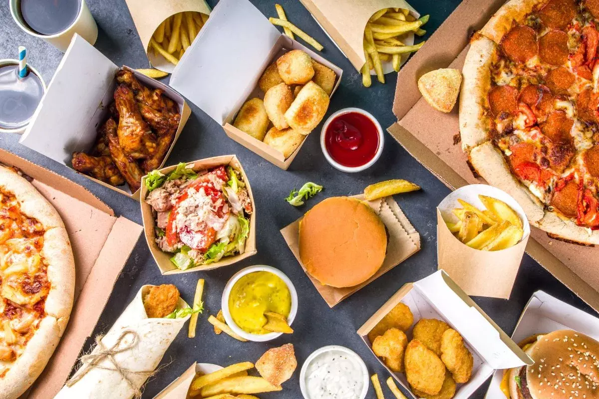 Fast Food Origins: బర్గర్, సాండ్విచ్, పిజ్జా, మోమోస్… ఇవన్నీ ఏ దేశాల నుంచి మన దగ్గరికి వచ్చాయో తెలుసా? Fast Food Origins: బర్గర్, సాండ్విచ్, పిజ్జా, మోమోస్… ఇవన్నీ ఏ దేశాల నుంచి మన దగ్గరికి వచ్చాయో తెలుసా?