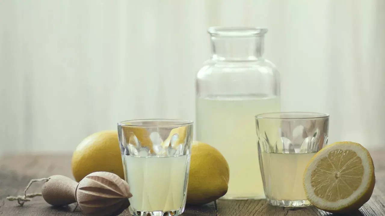 Lemon Water : ఖాళీ కడుపుతో నిమ్మరసం తాగుతున్నారా? అయితే ఈ విషయం గుర్తుపెట్టుకోండి