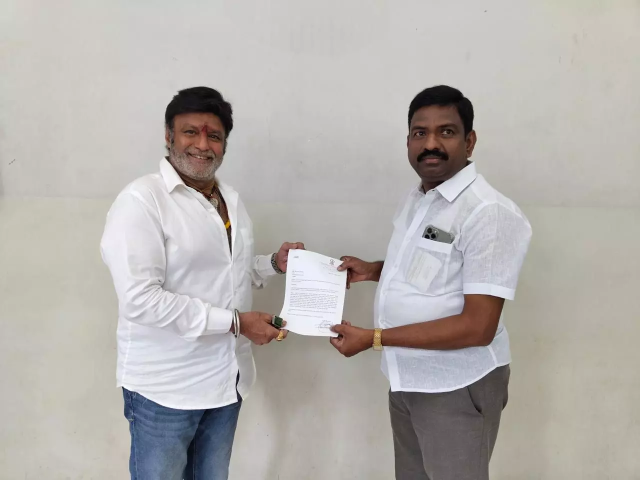 వరల్డ్ బుక్ ఆఫ్ రికార్డ్స్, యూకే గోల్డ్ ఎడిషన్లో నందమూరి బాలకృష్ణ గారి పేరు - భారతీయ సినిమాలో 50 సంవత్సరాలు హీరోగా గుర్తింపు వరల్డ్ బుక్ ఆఫ్ రికార్డ్స్, యూకే గోల్డ్ ఎడిషన్లో నందమూరి బాలకృష్ణ గారి పేరు - భారతీయ సినిమాలో 50 సంవత్సరాలు హీరోగా గుర్తింపు