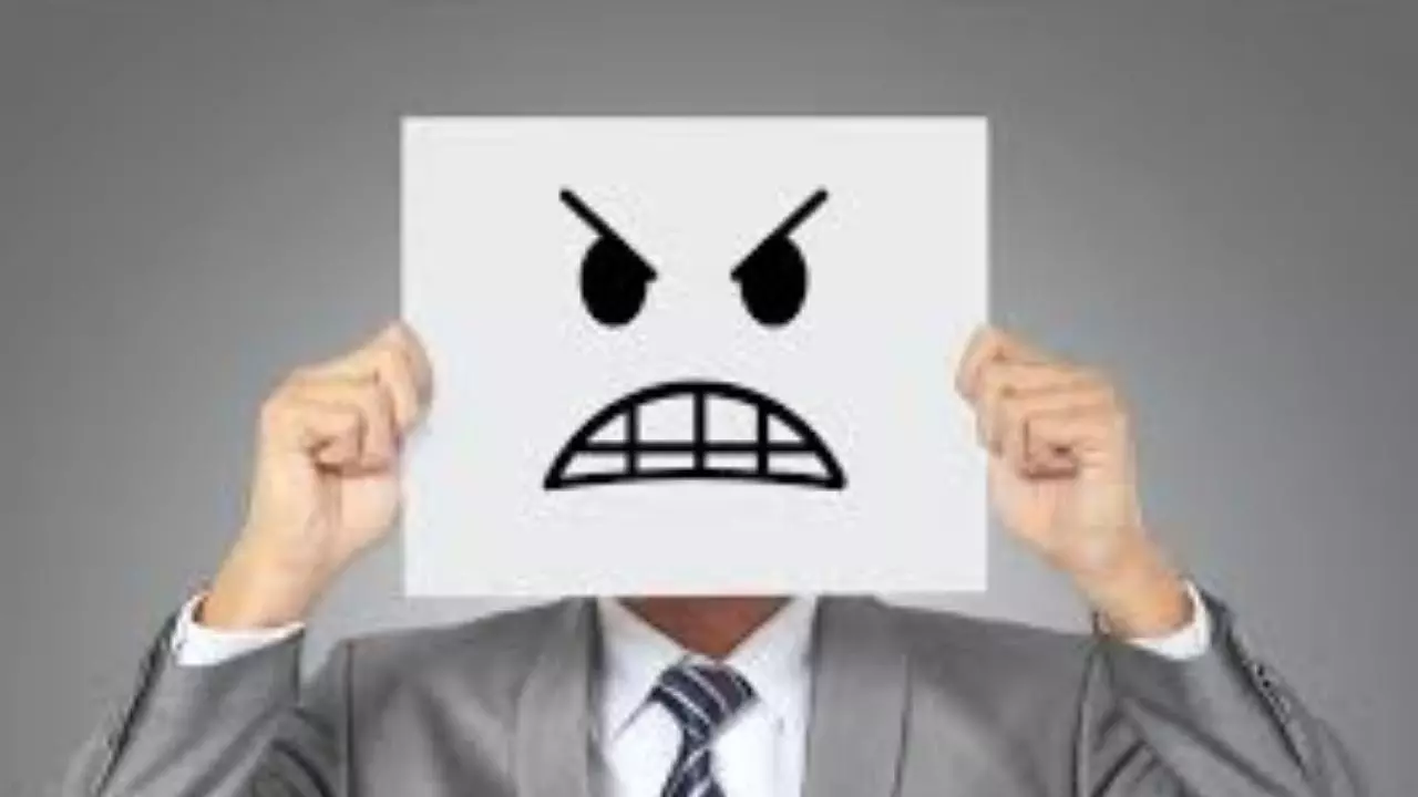 Anger: చిన్న చిన్న విషయాలకే కోపం వస్తోందా? ఇలా నియంత్రించుకోవచ్చు Anger: చిన్న చిన్న విషయాలకే కోపం వస్తోందా? ఇలా నియంత్రించుకోవచ్చు