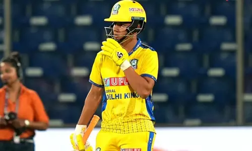 Aryavir Sehwag: తండ్రికి తగ్గ తనయుడు.. డెబ్యూ మ్యాచ్లోనే దుమ్ము లేపిన సెహ్వాగ్ కొడుకు Aryavir Sehwag: తండ్రికి తగ్గ తనయుడు.. డెబ్యూ మ్యాచ్లోనే దుమ్ము లేపిన సెహ్వాగ్ కొడుకు