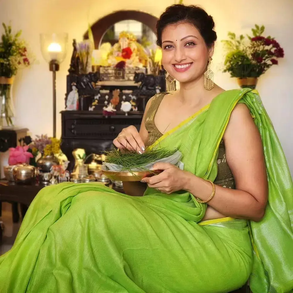 Hansika Nandini: ఒకప్పుడు క్రేజీ హీరోయిన్.. క్యాన్సర్ను జయించి ఇప్పుడు ఇలా.. ఎవరో గుర్తుపట్టారా..? Hansika Nandini: ఒకప్పుడు క్రేజీ హీరోయిన్.. క్యాన్సర్ను జయించి ఇప్పుడు ఇలా.. ఎవరో గుర్తుపట్టారా..?