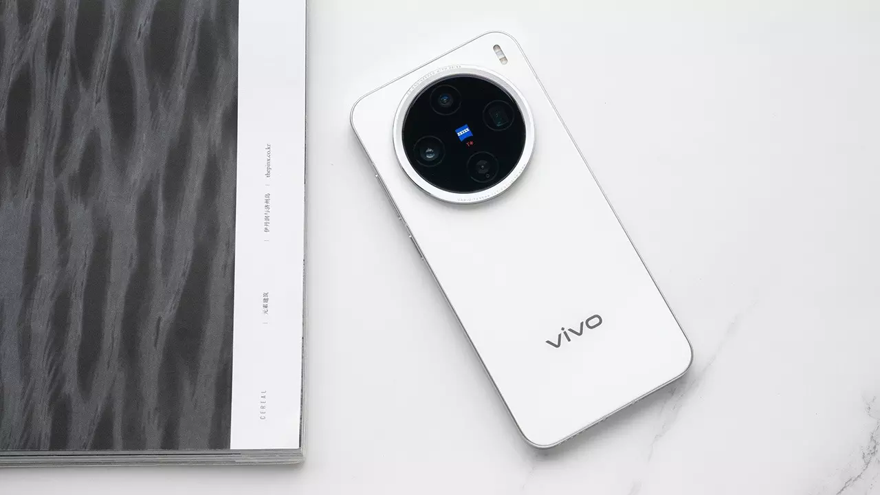 Vivo X300: వివో కొత్త ఫోన్.. కెమెరా ఫీచర్లు అదిరిపోయాయి భయ్యో..! Vivo X300: వివో కొత్త ఫోన్.. కెమెరా ఫీచర్లు అదిరిపోయాయి భయ్యో..!
