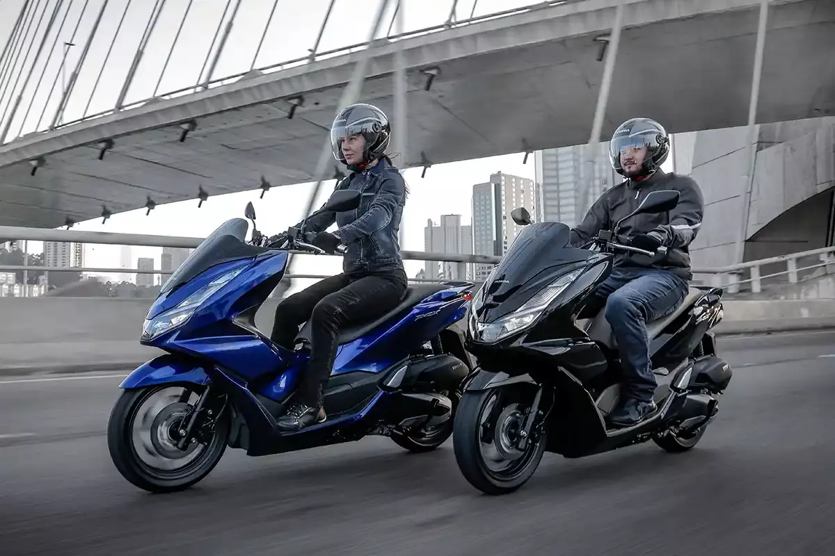 2026 Honda PCX 160: 2026 హోండా PCX 160.. సరికొత్త రంగులు.. ప్రీమియం ఫీచర్లు..! 2026 Honda PCX 160: 2026 హోండా PCX 160.. సరికొత్త రంగులు.. ప్రీమియం ఫీచర్లు..!