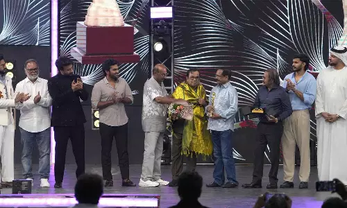 దుబాయిలో అంగరంగ వైభవంగా జరిగిన వైభవ్ జ్యువెలర్స్ ప్రెజెంట్స్ Keinfra Properties గామా అవార్డ్స్