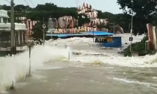 Edupayala: ఏడుపాయల వద్ద తగ్గని మంజీరా ఉద్ధృతి.. జలదిగ్బంధంలోనే వనదుర్గమ్మ