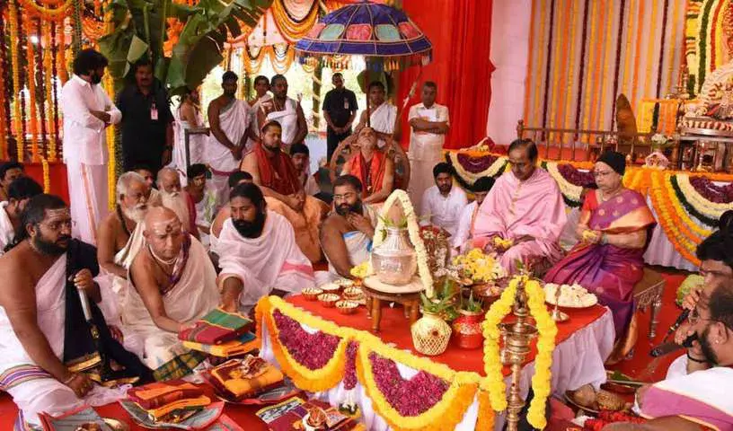 KCR: ఎర్రవల్లి ఫామ్ హౌస్ లో మాజీ సీఎం కేసీఆర్ గణపతి హోమం