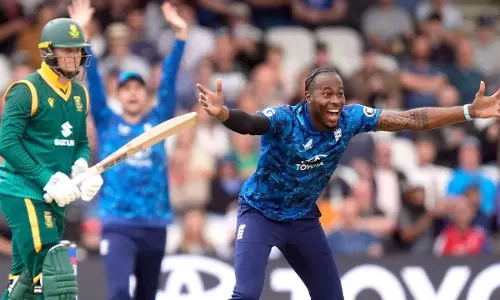 World Record : ఇంగ్లాండ్ రికార్డ్ విక్టరీ.. భారత్ రికార్డును బద్దలు కొట్టిన ఇంగ్లాండ్