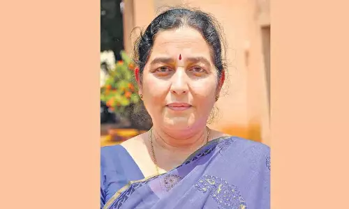 Kaloji Literary Award 2025: కవయిత్రి నెల్లుట్ల రమాదేవిని వరించిన కాళోజీ సాహితీ పురస్కారం