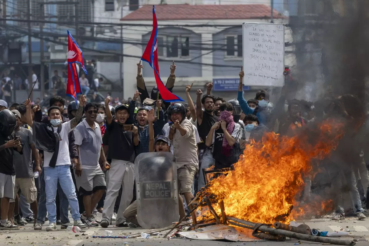 Gen-Z uprising Nepal: సోషల్ మీడియా బ్యాన్‌తో మంటల్లో కాఠ్‌మాండూ – ప్రధాని ఓలి రాజీనామా