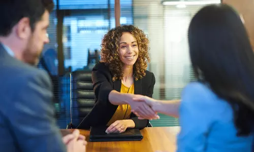 Interviews: ఇంటర్వ్యూలో భయపడుతున్నారా? కాన్ఫిడెంట్‌గా ఫేస్ చేయడానికి సింపుల్ టిప్స్!