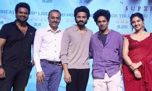 మిరాయ్కి అద్భుతమైన విజయాన్ని ఇచ్చి గుండెల్లో పెట్టి ఆదరిస్తున్న ప్రేక్షకులకు థాంక్ యూ: మిరాయ్ బ్రహ్మండ్ బ్లాక్ బస్టర్ థాంక్ యూ మీట్ లో సూపర్ హీరో తేజ సజ్జా మిరాయ్కి అద్భుతమైన విజయాన్ని ఇచ్చి గుండెల్లో పెట్టి ఆదరిస్తున్న ప్రేక్షకులకు థాంక్ యూ: మిరాయ్ బ్రహ్మండ్ బ్లాక్ బస్టర్ థాంక్ యూ మీట్ లో సూపర్ హీరో తేజ సజ్జా