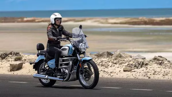 2025 Royal Enfield Meteor 350: ఎన్ఫీల్డ్ 2025 మెటియోర్ 350 వచ్చేస్తోంది.. దీన్ని పట్టుకోవడం కష్టమే.. రేటు ఎంతంటే..? 2025 Royal Enfield Meteor 350: ఎన్ఫీల్డ్ 2025 మెటియోర్ 350 వచ్చేస్తోంది.. దీన్ని పట్టుకోవడం కష్టమే.. రేటు ఎంతంటే..?