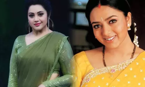 Meena: సౌందర్యతో పాటు నేనూ వెళ్లాల్సింది.. Meena: సౌందర్యతో పాటు నేనూ వెళ్లాల్సింది..