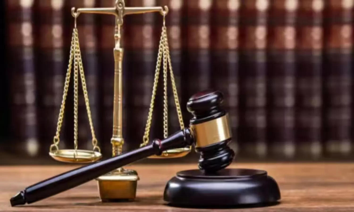 నల్గొండ కోర్ట్ మరోసారి సంచలన తీర్పు.. మైనర్ బాలికపై అత్యాచారం కేసులో సంచలన తీర్పు నల్గొండ కోర్ట్ మరోసారి సంచలన తీర్పు.. మైనర్ బాలికపై అత్యాచారం కేసులో సంచలన తీర్పు