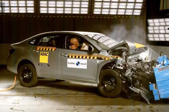 Top 5 Safest Sedans: భద్రతే ముఖ్యం బిగులు.. దేశంలో టాప్ 3 సెడాన్లు కార్లు..!