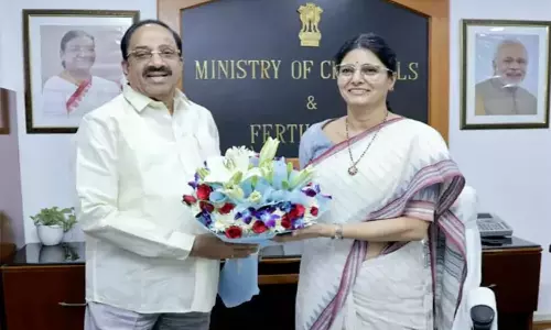 Thummala Nageswara Rao: ఖరీఫ్లో ఇంకా 2 లక్షల టన్నుల యూరియా కావాలి Thummala Nageswara Rao: ఖరీఫ్లో ఇంకా 2 లక్షల టన్నుల యూరియా కావాలి