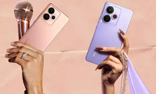 Realme 15 Lite 5G: రియల్మీ నుంచి కొత్త స్మార్ట్ఫోన్.. లాంచ్కు ముందే ఫీచర్లు లీక్.. ధర ఎంతంటే..? Realme 15 Lite 5G: రియల్మీ నుంచి కొత్త స్మార్ట్ఫోన్.. లాంచ్కు ముందే ఫీచర్లు లీక్.. ధర ఎంతంటే..?