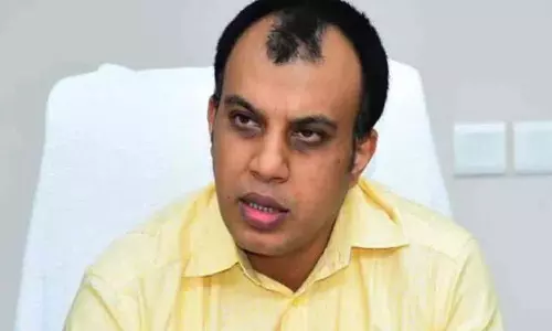 Sircilla Collector: సిరిసిల్ల జిల్లాలో తీవ్ర దుమారం రేపుతున్న కలెక్టర్ వైఖరి Sircilla Collector: సిరిసిల్ల జిల్లాలో తీవ్ర దుమారం రేపుతున్న కలెక్టర్ వైఖరి