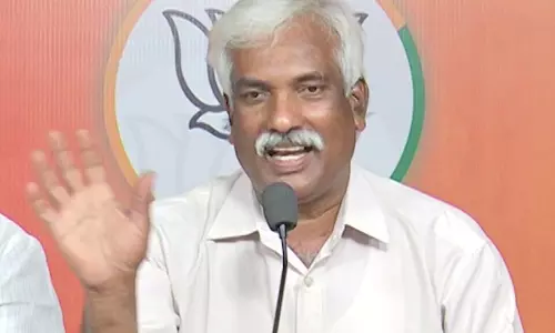 టీబీజేపీ కొత్త కమిటీ వివాదం.. ఇద్దరు సీనియర్ నేతలకు దక్కని స్థానం