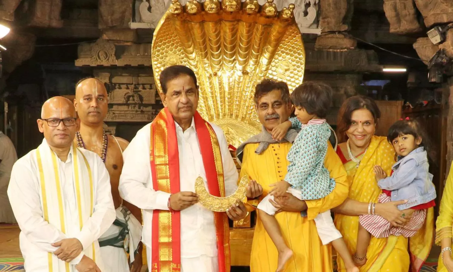 Konda Vishweshwar Reddy: తిరుమల శ్రీవారికి విలువైన కానుక సమర్పించిన ఎంపీ కొండా విశ్వేశ్వర్ రెడ్డి