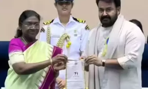 National Awards: దాదాసాహెబ్ ఫాల్కే అవార్డు అందుకున్ననటుడు మోహన్లాల్ National Awards: దాదాసాహెబ్ ఫాల్కే అవార్డు అందుకున్ననటుడు మోహన్లాల్