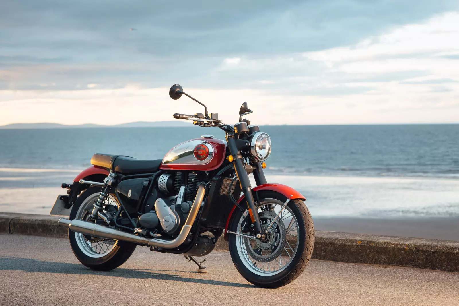 BSA Gold Star 650: బైక్ లవర్స్‌కు  గుడ్ న్యూస్.. 500 మందికే ఛాన్స్..!