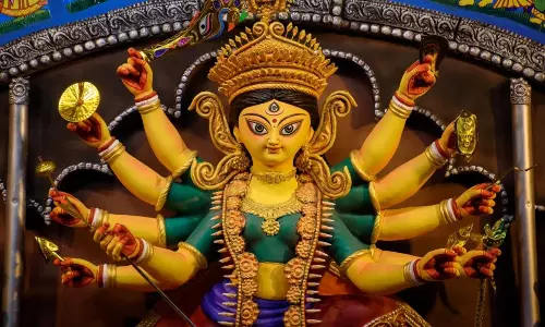 Navratri Remedies: పచ్చకర్పూరం, శక్తిగంధంతో వాస్తు దోషాలను తొలగించండి