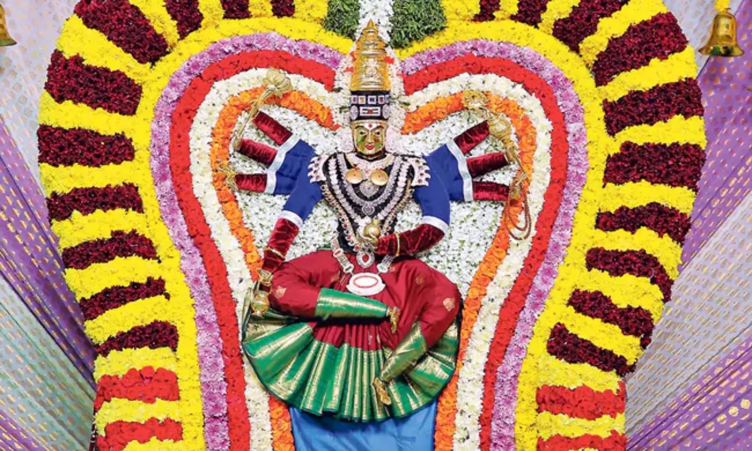 Srisailam Dasara Utsavams: కూష్మాండదుర్గగా దర్శనమిచ్చిన భ్రమరాంబ