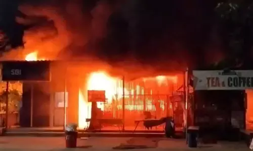 Annavaram: అన్నవరం ఆలయ పరిసరాల్లో అగ్నిప్రమాదం