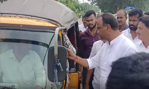 Rajagopal Reddy: ఆటోడ్రైవర్‌కు ఎమ్మెల్యే రాజగోపాల్‌ రెడ్డి క్లాస్