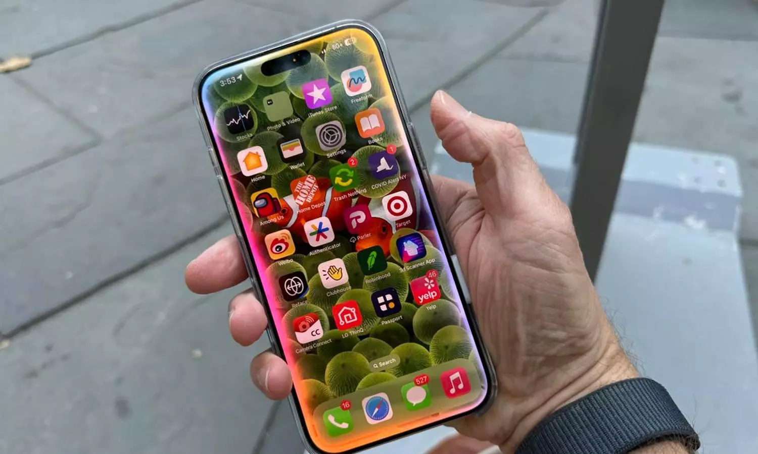 iPhone 16