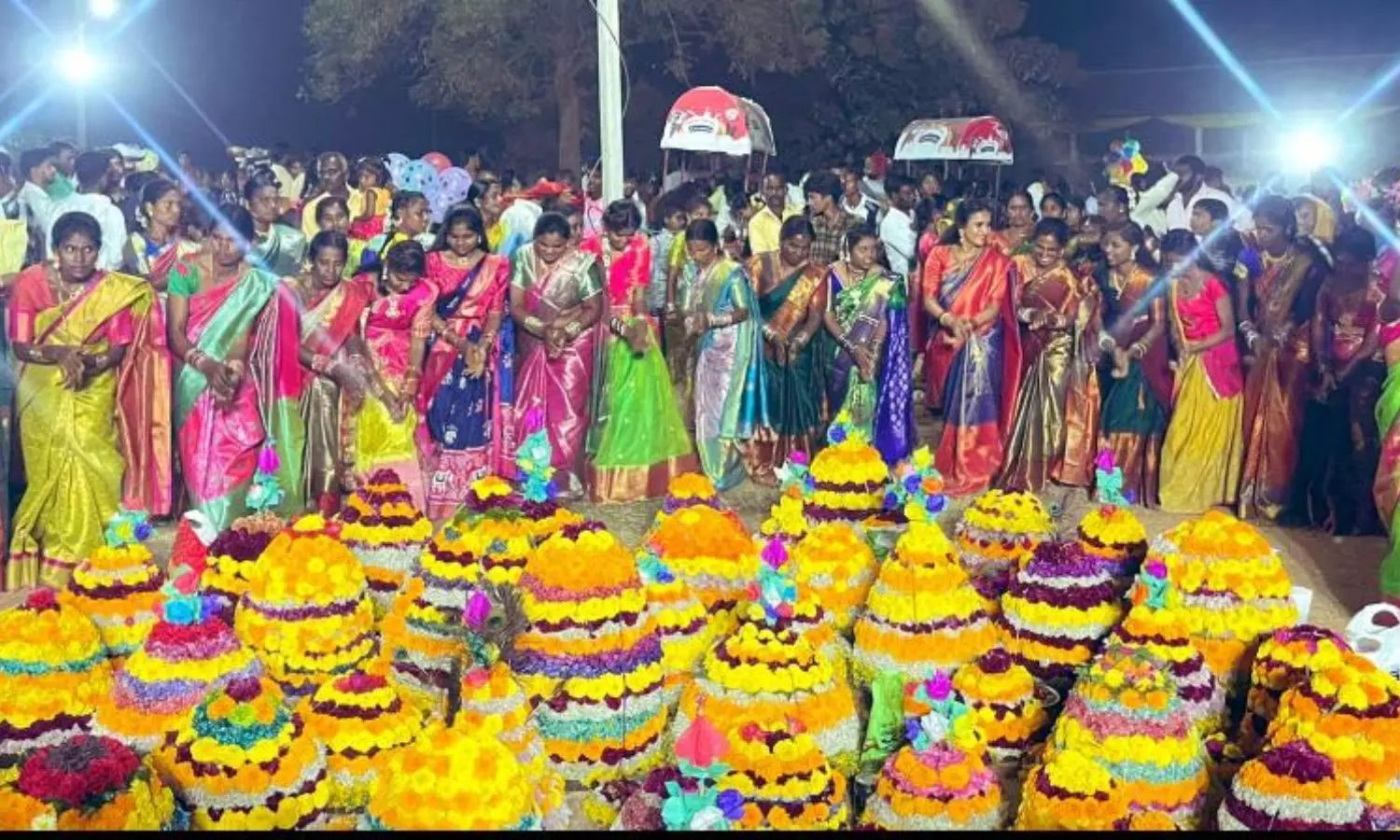 Saddula Bathukamma 2025: తంగేడుతో ముస్తాబు.. సకల లోకాలను కాపాడిన దుర్గమ్మకు  నేడు సద్దుల నివేదన!