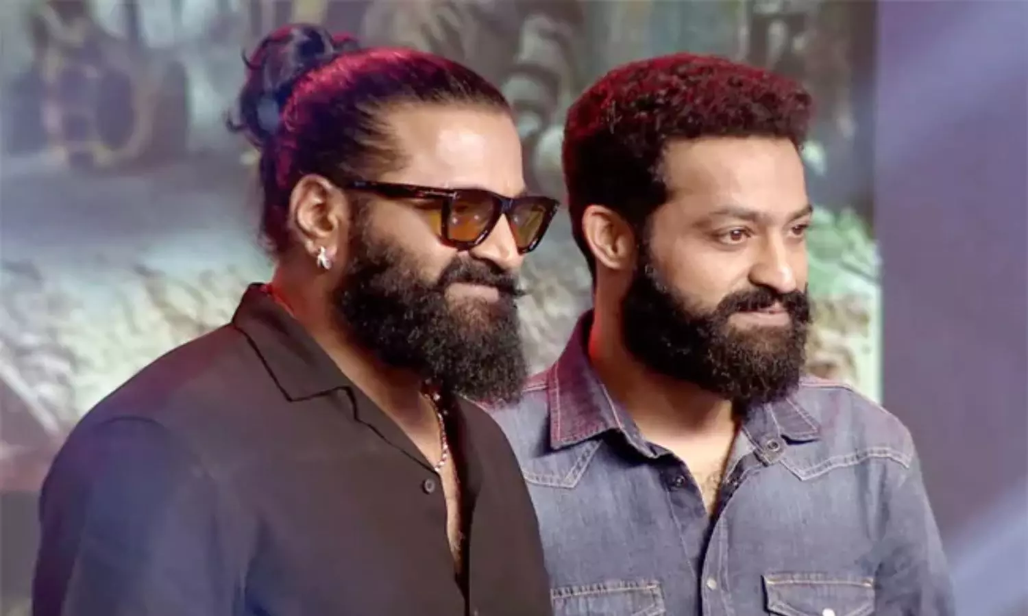 Kantara Chapter 1: ఆ ఊరి కథలనే సినిమా తీసిన రిషబ్ శెట్టి అద్భుతం.. జూ. ఎన్టీఆర్ ప్రశంసలు Kantara Chapter 1: ఆ ఊరి కథలనే సినిమా తీసిన రిషబ్ శెట్టి అద్భుతం.. జూ. ఎన్టీఆర్ ప్రశంసలు