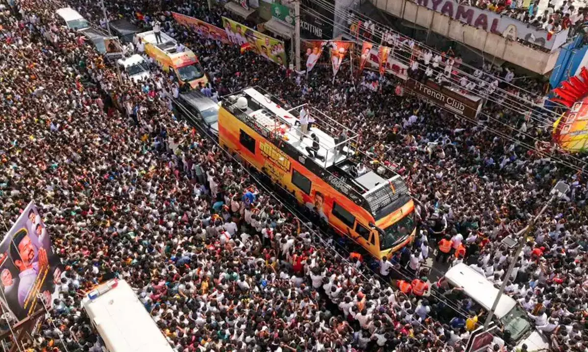 Karur Stampede:  కరూర్ తొక్కిసలాట ఘటన విజయ్ ర్యాలీ తర్వాత కొత్త వివరాలు బయటకి వచ్చాయి