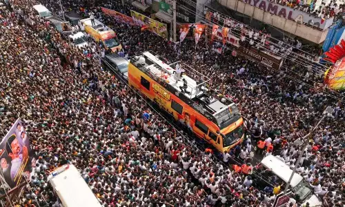 Karur Stampede:  కరూర్ తొక్కిసలాట ఘటన విజయ్ ర్యాలీ తర్వాత కొత్త వివరాలు బయటకి వచ్చాయి