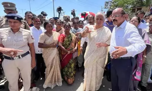 Karur: కరూర్‌కు కేంద్ర మంత్రులు.. తొక్కిసలాట ప్రాంతాన్ని పరిశీలించిన నిర్మలాసీతారామన్