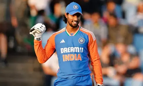 Tilak Verma Net Worth: ఆసియా కప్ హీరోగా తిలక్ వర్మ.. అతనికి ఎంత ఆస్తి ఉందో తెలుసా..? Tilak Verma Net Worth: ఆసియా కప్ హీరోగా తిలక్ వర్మ.. అతనికి ఎంత ఆస్తి ఉందో తెలుసా..?