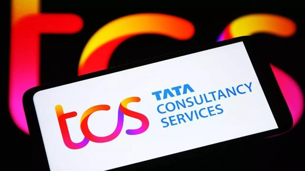 TCS Layoffs: టీసీఎస్‌లో భారీ లేఆఫ్స్: వేల ఉద్యోగాలపై గందరగోళం