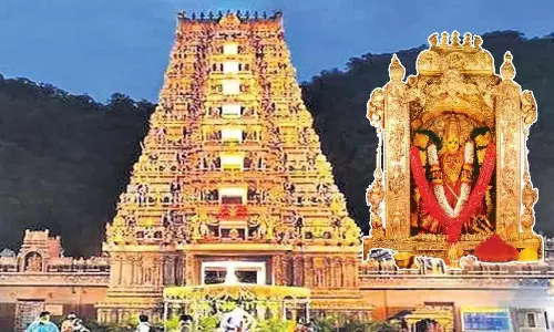 Kanaka Durga Temple: దుర్గాదేవి రూపంలో భక్తులకు దర్శనమిచ్చిన అమ్మవారు