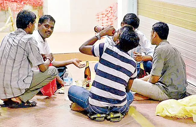 పిడుగురాళ్లలో మద్యం మత్తులో యువకుడి బీభత్సం