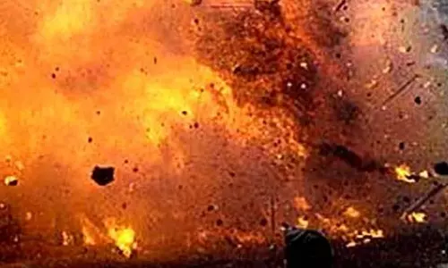 Ambedkar Konaseema District: ఇంట్లో నిల్వ చేసిన దీపావళి టపాసులు పేలి దంపతులు సజీవ దహనం