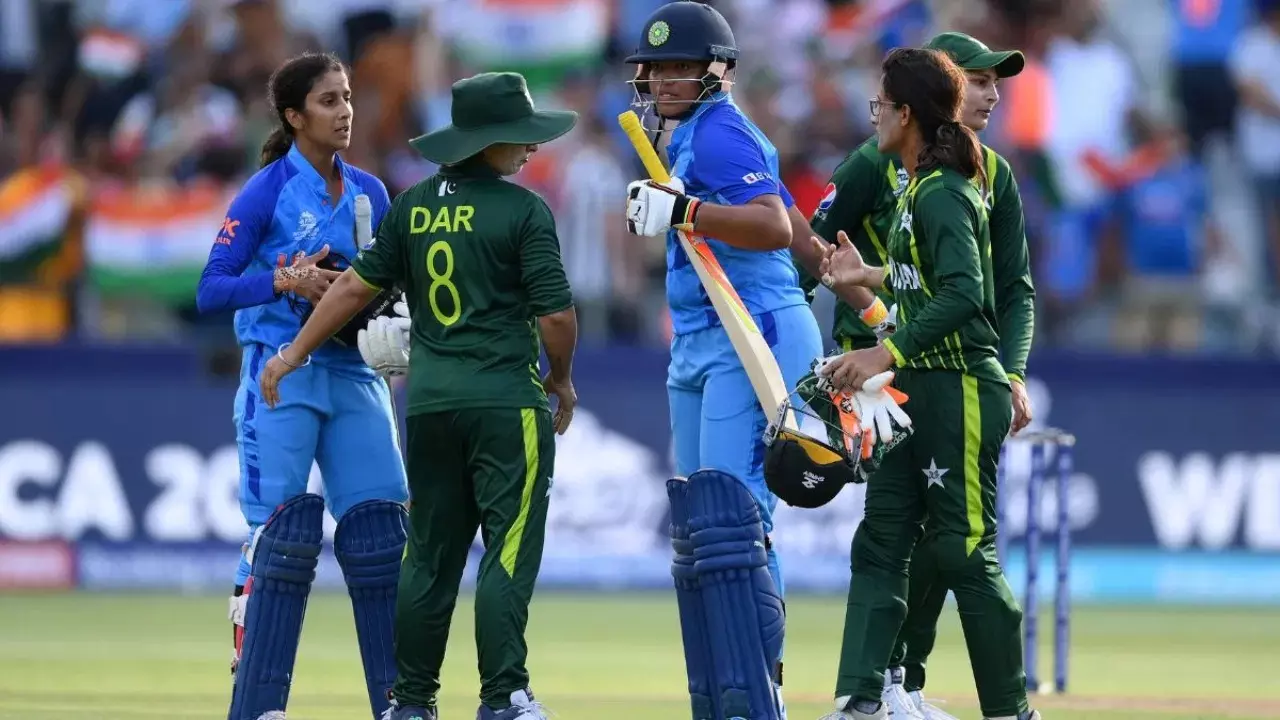 India vs Pakistan: పాక్ ఆటగాళ్లతో నో షేక్ హ్యాండ్.. మహిళల ప్రపంచ  కప్‌లోనూ హై టెన్షన్