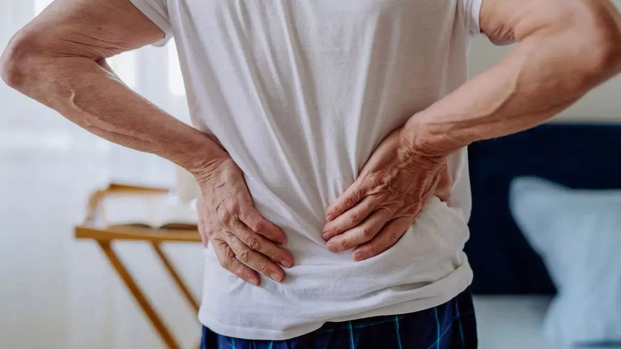 Back Pain : నిద్రలో మీకు వెన్నునొప్పి వస్తుందా ? ఈ 4 రకాల ఆహారాలను అస్సలు తినకండి